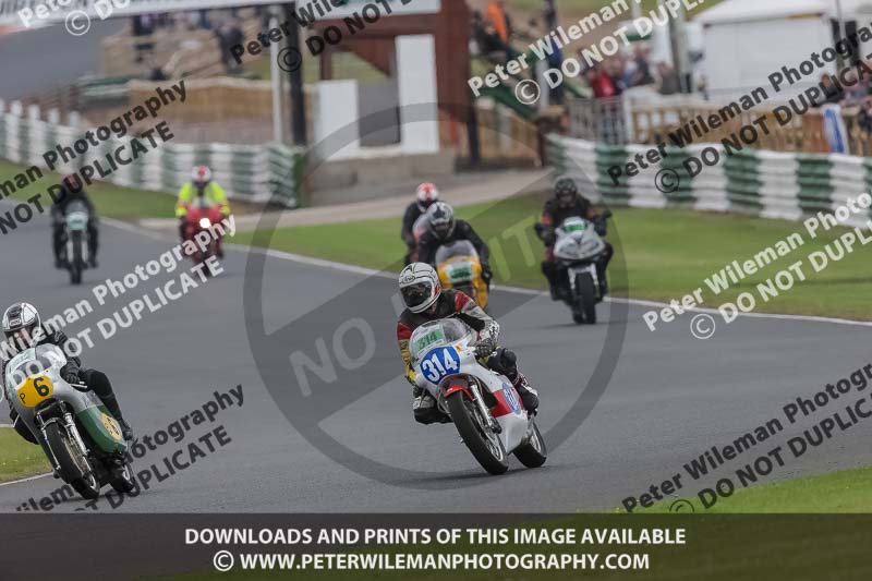 Vintage motorcycle club;eventdigitalimages;mallory park;mallory park trackday photographs;no limits trackdays;peter wileman photography;trackday digital images;trackday photos;vmcc festival 1000 bikes photographs